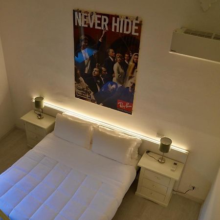 Duomo26 Boutique Apartment Desenzano del Garda Bagian luar foto