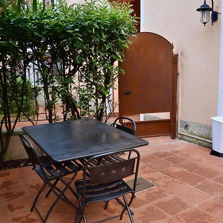 Duomo26 Boutique Apartment Desenzano del Garda Bagian luar foto