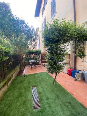 Duomo26 Boutique Apartment Desenzano del Garda Bagian luar foto