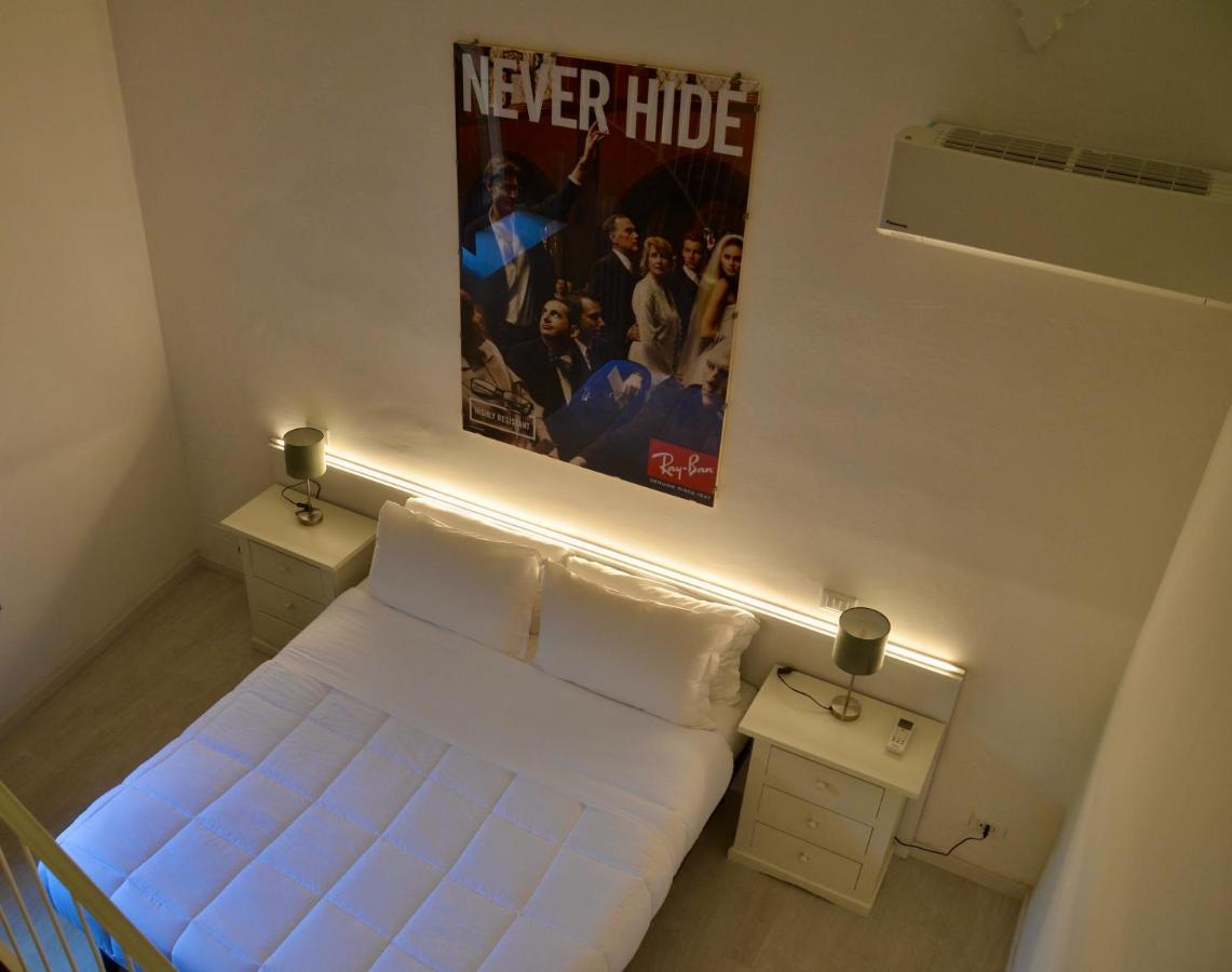 Duomo26 Boutique Apartment Desenzano del Garda Bagian luar foto