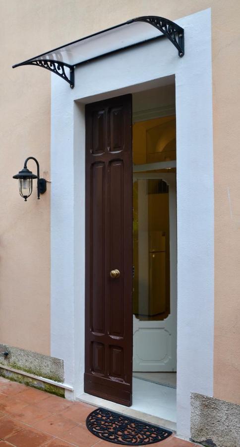 Duomo26 Boutique Apartment Desenzano del Garda Bagian luar foto