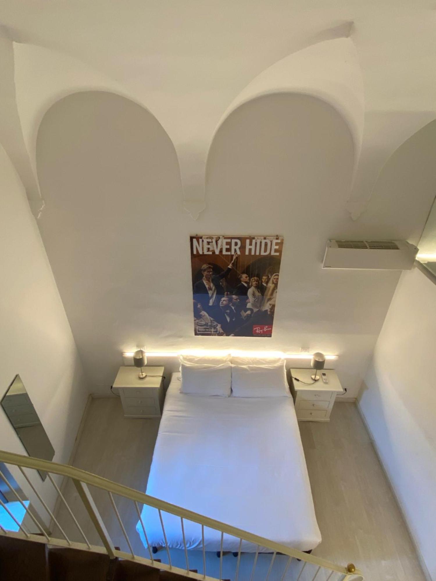 Duomo26 Boutique Apartment Desenzano del Garda Bagian luar foto